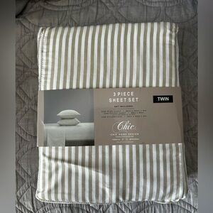 Chic Home Design Sheet Set